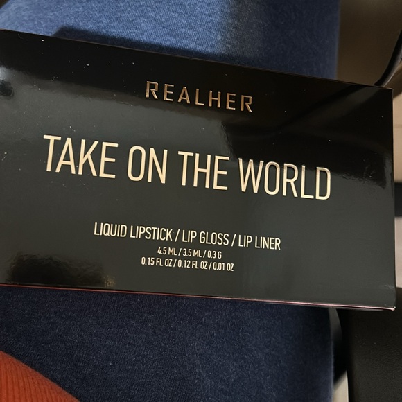 RealHer Lip Kit - Take On The World pc - Picture 4 of 4